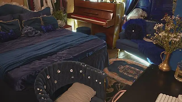 VanessaDoyle online show from November 2025 06:42:02 PM