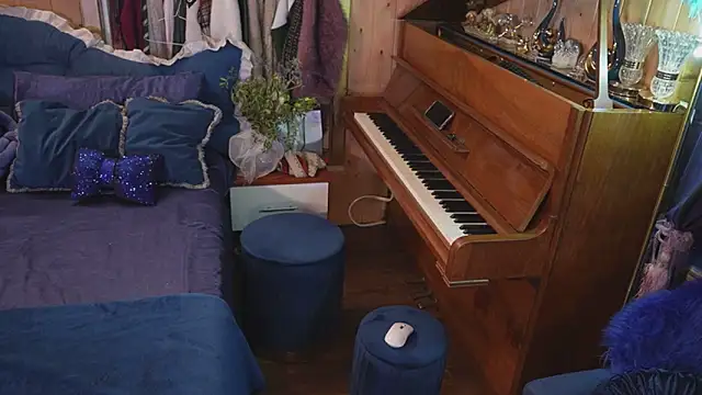 VanessaDoyle online show from November 2025 04:28:02 PM