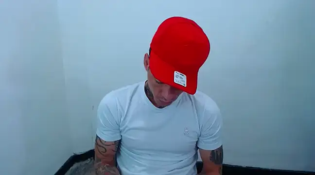 Snapshot of sebas_bigcock69 chatting on December 2024 08:21:02 PM sebas bigcock69 online show from December 2024 08:21:02 PM