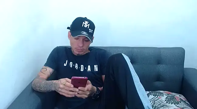 Snapshot of sebas_bigcock69 chatting on January 2025 03:19:01 AM sebas bigcock69 online show from January 2025 03:19:01 AM