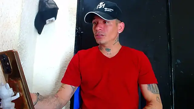 Snapshot of sebas_bigcock69 chatting on March 2025 04:03:02 AM sebas bigcock69 online show from March 2025 04:03:02 AM