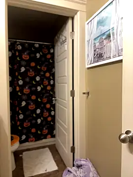 Snapshot of Tikalalin chatting on October 2025 03:05:02 AM Tikalalin online show from October 2025 03:05:02 AM