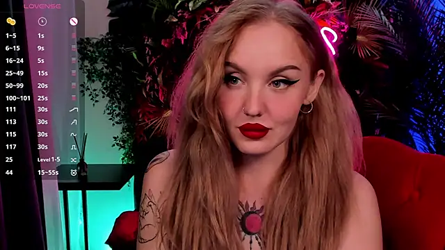 Snapshot of LianaFord chatting on January 2025 02:37:02 AM LianaFord online show from January 2025 02:37:02 AM