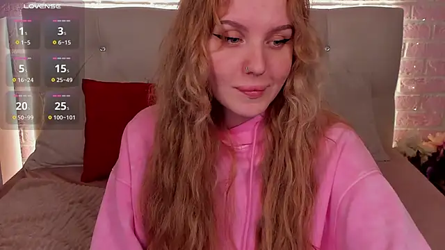 Snapshot of LianaFord chatting on March 2025 06:18:01 PM LianaFord online show from March 2025 06:18:01 PM