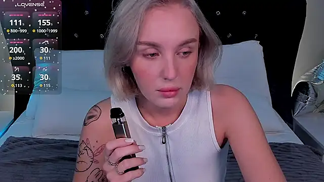 Snapshot of LianaFord chatting on September 2025 12:33:02 AM LianaFord online show from September 2025 12:33:02 AM