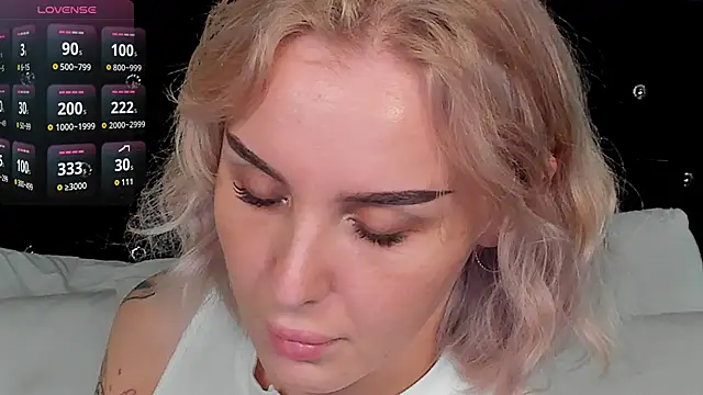 Snapshot of LianaFord chatting on October 2025 10:52:02 PM LianaFord online show from October 2025 10:52:02 PM