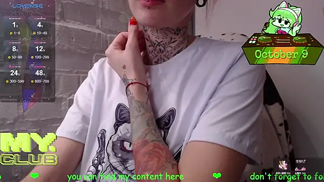 Snapshot of Witch_Emma chatting on October 2025 09:35:02 PM Witch Emma online show from October 2025 09:35:02 PM