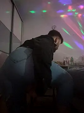 Snapshot of HouseOfCums chatting on November 2025 05:24:01 AM HouseOfCums online show from November 2025 05:24:01 AM