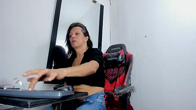 Cleopatra Trans online show from November 2025 06:52:02 PM