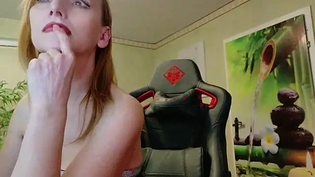 Snapshot of HotLana69 chatting on January 2025 06:21:01 PM HotLana69 online show from January 2025 06:21:01 PM