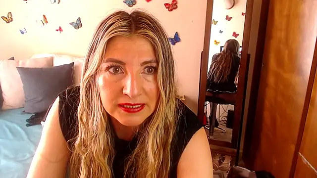 Snapshot of Jolie-Mature chatting on October 2025 09:15:01 PM Jolie-Mature online show from October 2025 09:15:01 PM