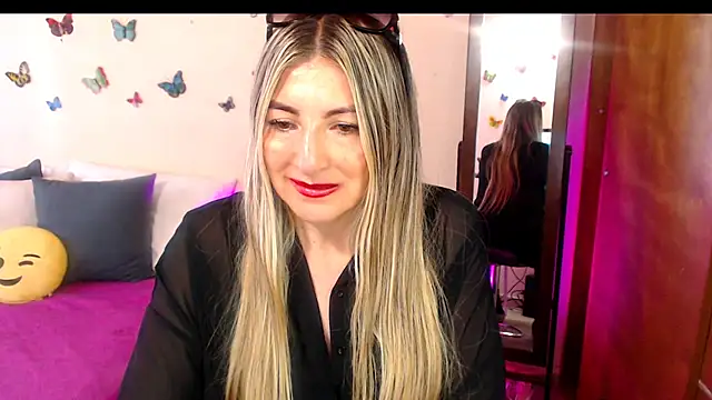 Snapshot of Jolie-Mature chatting on November 2025 08:09:02 PM Jolie-Mature online show from November 2025 08:09:02 PM