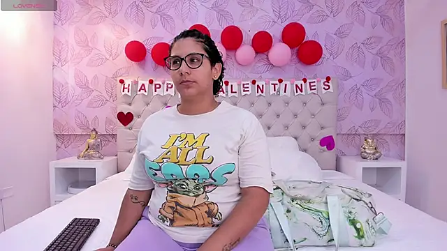 DanielleEvans  online show from February 2025 11:23:02 AM