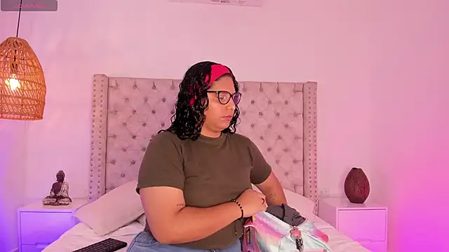 DanielleEvans  online show from March 2025 11:08:02 AM