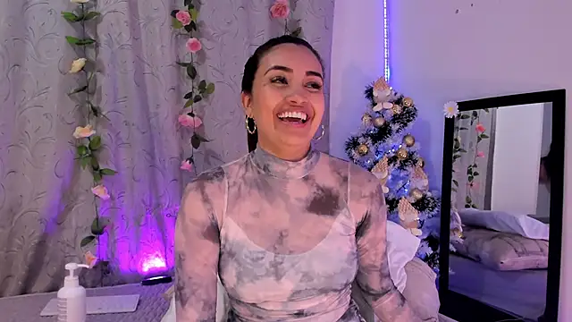 aisha es online show from December 2024 02:32:01 AM