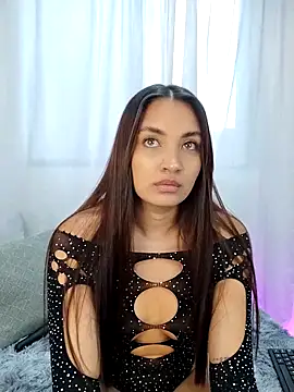 aisha es online show from October 2025 08:17:01 PM