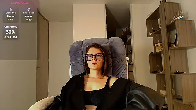 Arya starrk online show from November 2025 02:18:02 PM