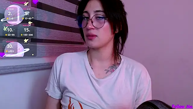 Red-moon1 online show from December 2024 04:49:01 PM