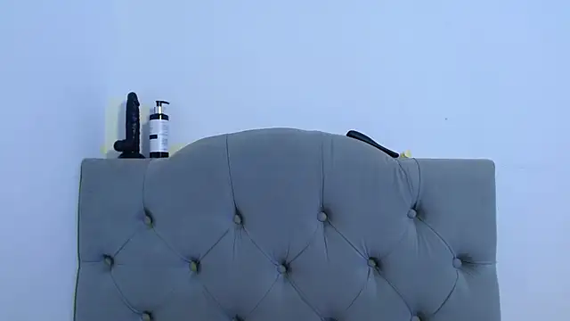 Red-moon1 online show from December 2024 03:46:01 PM