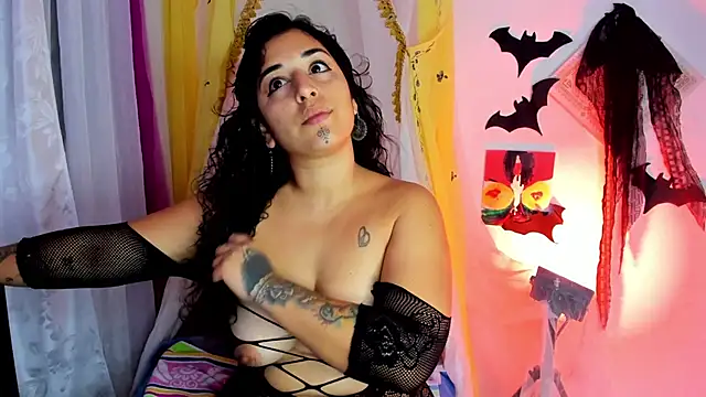 sophiaamethystt online show from October 2025 06:41:02 PM