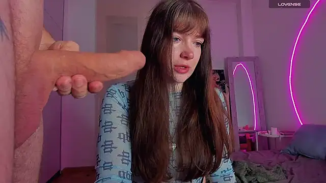 Snapshot of alicekaneky chatting on September 2025 11:20:02 PM alicekaneky online show from September 2025 11:20:02 PM