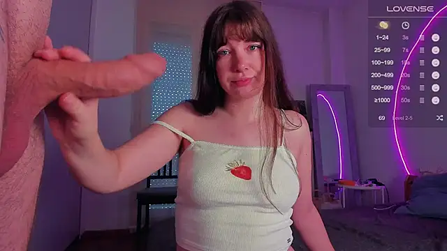 Snapshot of alicekaneky chatting on October 2025 07:01:01 AM alicekaneky online show from October 2025 07:01:01 AM