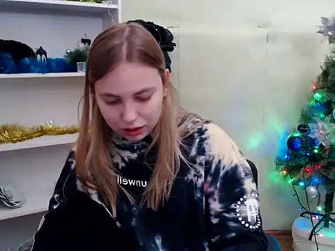 Snapshot of klerkarina chatting on December 2024 05:40:02 AM klerkarina online show from December 2024 05:40:02 AM