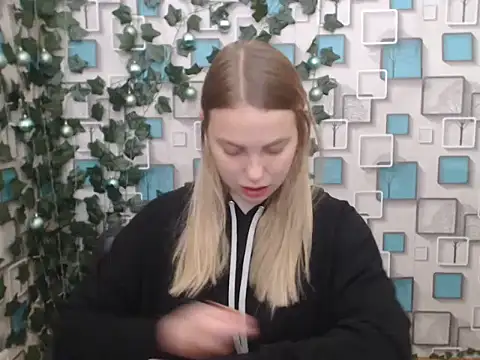 Snapshot of klerkarina chatting on December 2024 07:58:02 AM klerkarina online show from December 2024 07:58:02 AM