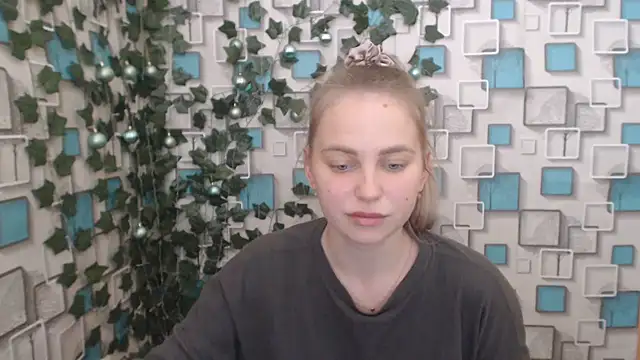 Snapshot of klerkarina chatting on January 2025 07:57:01 AM klerkarina online show from January 2025 07:57:01 AM