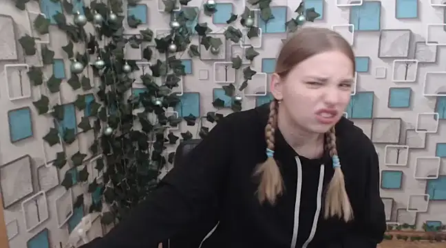 Snapshot of klerkarina chatting on January 2025 06:23:02 AM klerkarina online show from January 2025 06:23:02 AM