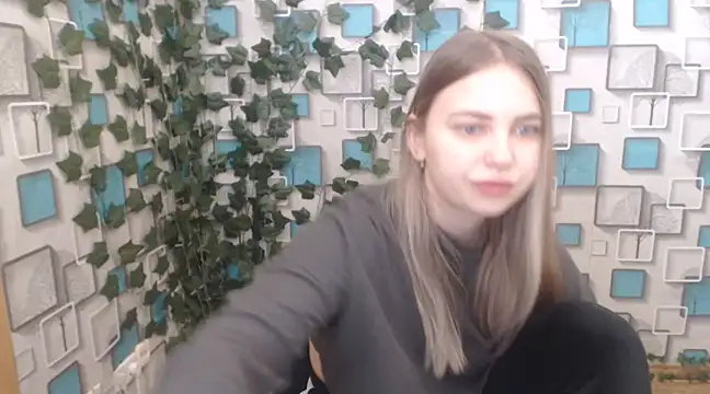 Snapshot of klerkarina chatting on February 2025 05:40:01 AM klerkarina online show from February 2025 05:40:01 AM