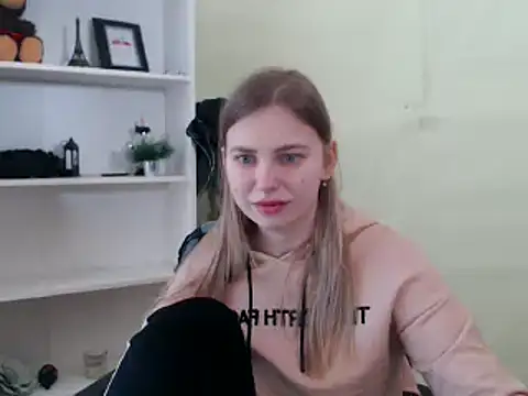 Snapshot of klerkarina chatting on February 2025 09:41:01 AM klerkarina online show from February 2025 09:41:01 AM