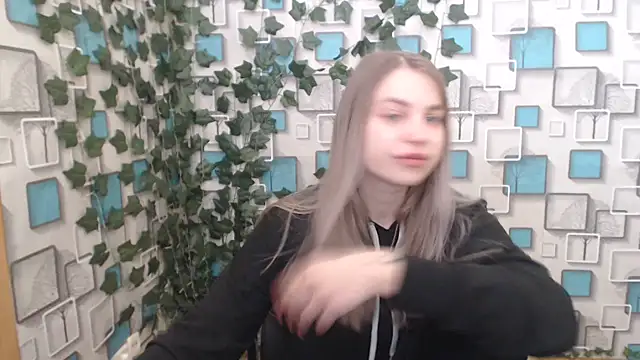 Snapshot of klerkarina chatting on February 2025 05:44:02 AM klerkarina online show from February 2025 05:44:02 AM