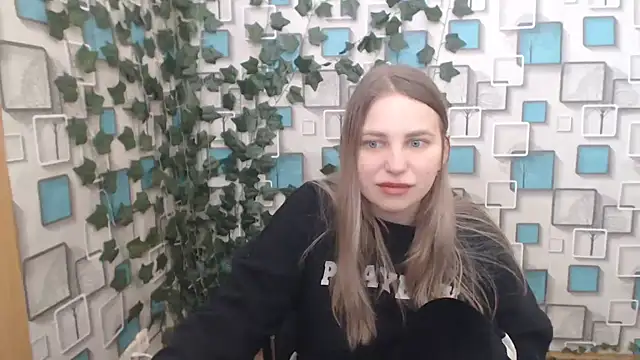 Snapshot of klerkarina chatting on March 2025 06:04:01 AM klerkarina online show from March 2025 06:04:01 AM