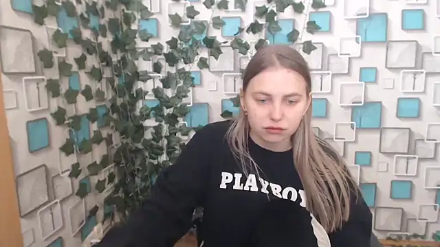 Snapshot of klerkarina chatting on March 2025 09:33:02 AM klerkarina online show from March 2025 09:33:02 AM