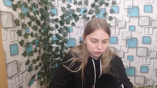 Snapshot of klerkarina chatting on March 2025 09:23:01 AM klerkarina online show from March 2025 09:23:01 AM