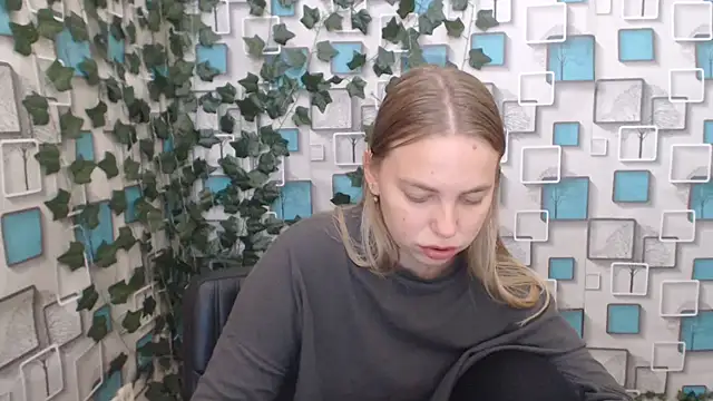 Snapshot of klerkarina chatting on September 2025 04:47:01 AM klerkarina online show from September 2025 04:47:01 AM