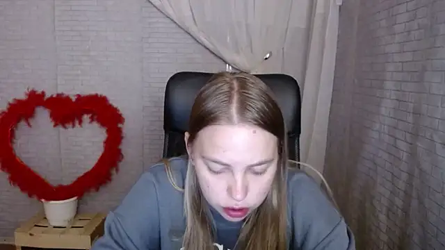 Snapshot of klerkarina chatting on October 2025 05:26:02 AM klerkarina online show from October 2025 05:26:02 AM