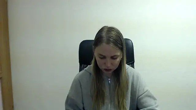 Snapshot of klerkarina chatting on October 2025 06:16:02 AM klerkarina online show from October 2025 06:16:02 AM