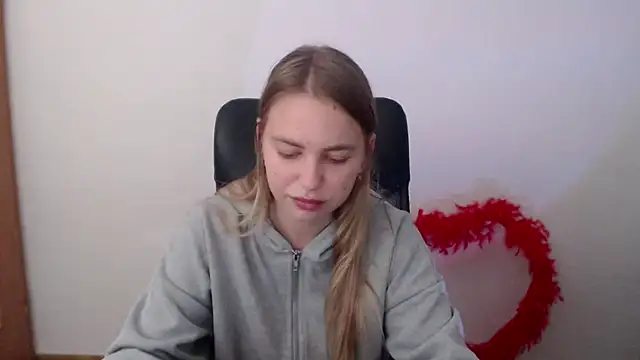 Snapshot of klerkarina chatting on October 2025 05:46:01 AM klerkarina online show from October 2025 05:46:01 AM