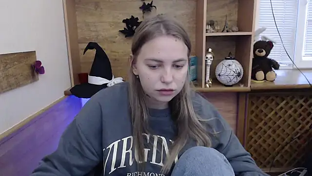 Snapshot of klerkarina chatting on November 2025 05:40:02 AM klerkarina online show from November 2025 05:40:02 AM