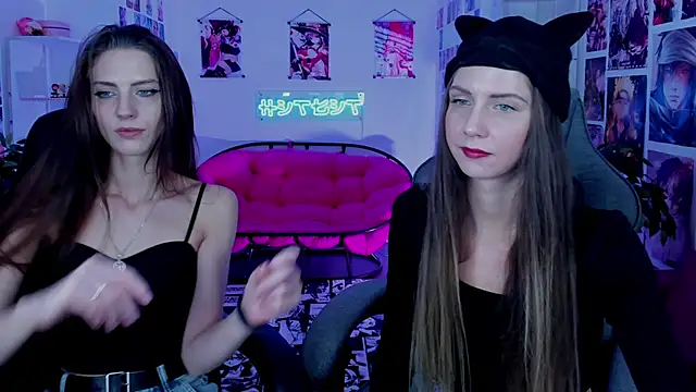 Snapshot of GrayceWild chatting on November 2025 11:20:02 AM GrayceWild online show from November 2025 11:20:02 AM