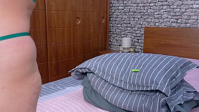 Snapshot of CuteBlondeMe chatting on November 2025 05:34:01 PM CuteBlondeMe online show from November 2025 05:34:01 PM