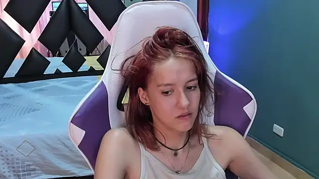 Linda4Petite online show from December 2024 09:32:02 PM