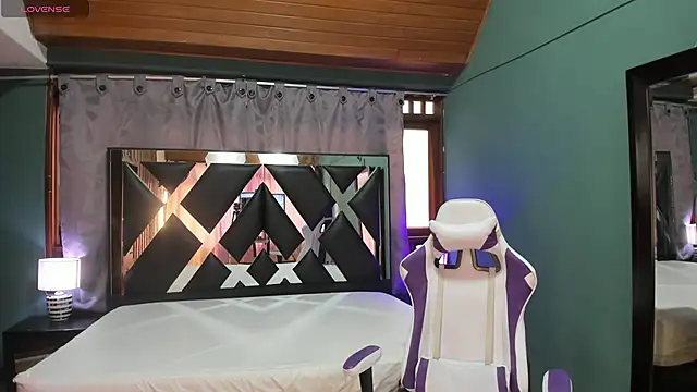 Linda4Petite online show from December 2024 05:51:02 PM