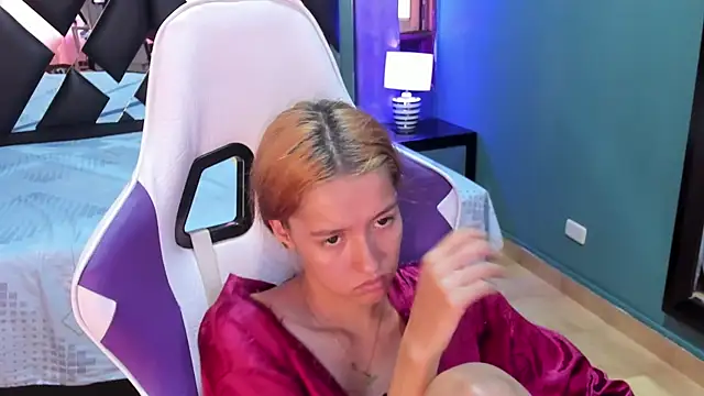 Linda4Petite online show from January 2025 04:41:01 PM