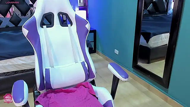 Linda4Petite online show from March 2025 09:38:01 PM