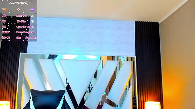 Linda4Petite online show from September 2025 06:12:02 PM