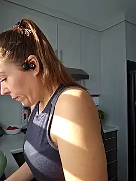 Snapshot of Ellie-L-Elizabeth chatting on January 2025 04:30:01 PM Ellie-L-Elizabeth online show from January 2025 04:30:01 PM