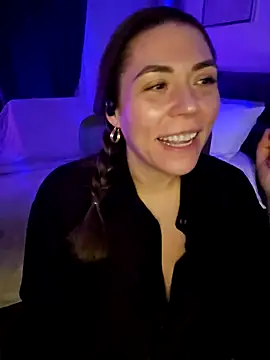 Snapshot of Ellie-L-Elizabeth chatting on January 2025 11:07:01 PM Ellie-L-Elizabeth online show from January 2025 11:07:01 PM